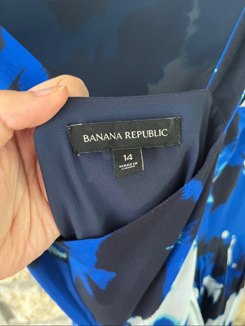 Banana Republic Blue, Black, and White Floral Print Pleated Dress Size 14 - Picture 2 of 15